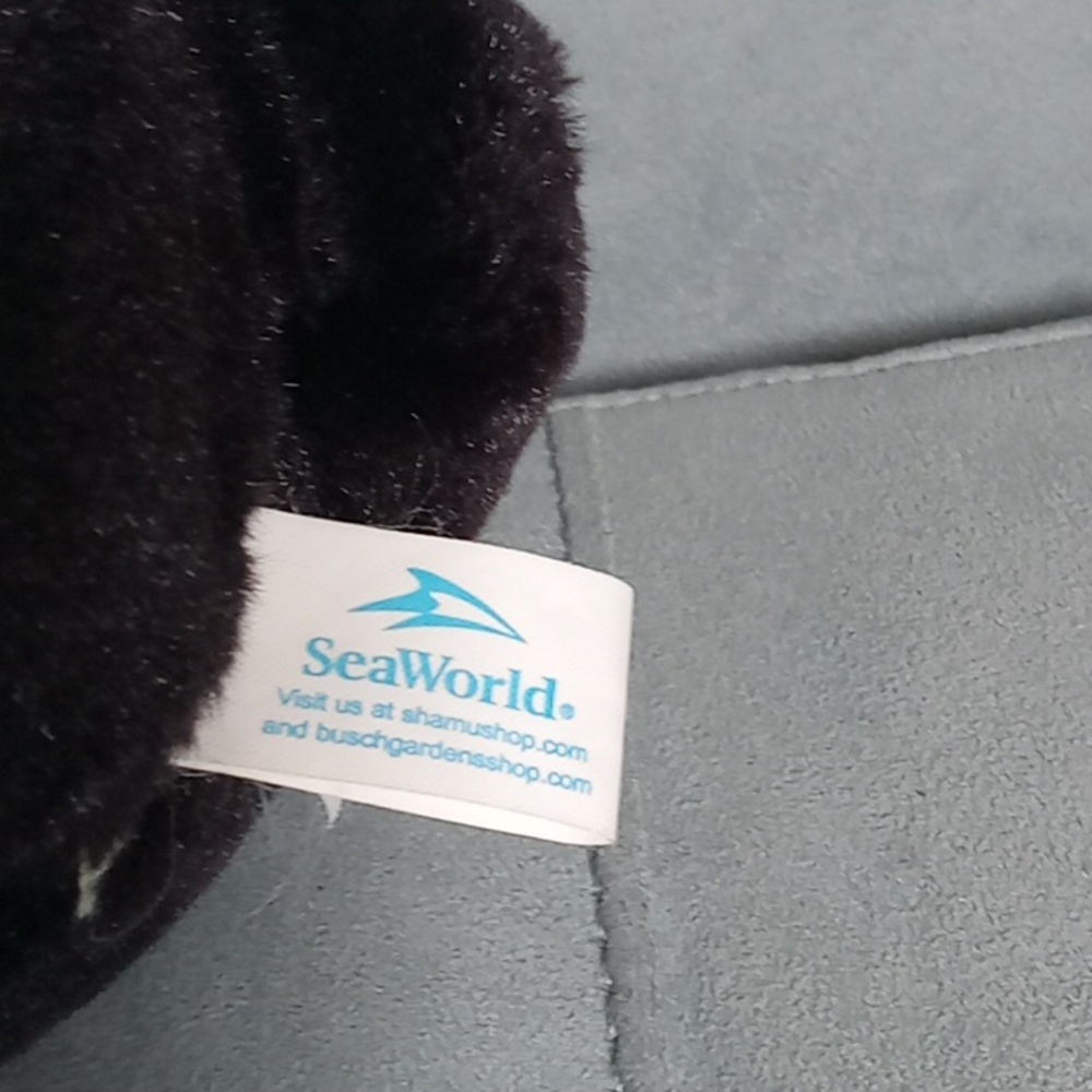 SeaWorld Plush Penguin Toy - Picture 9 of 10